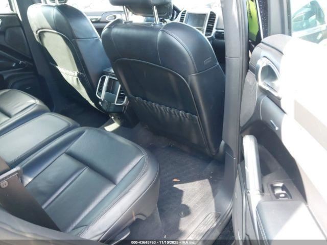 CAYENNE 2012 Glove Box 4893930