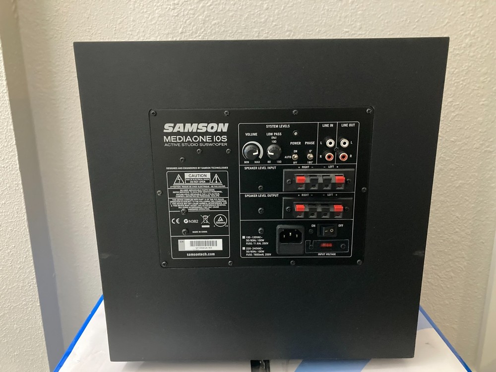 Samson MediaOne 10S 10" 100 Watt Powered Studio Subwoofer Variable Crossover Sub