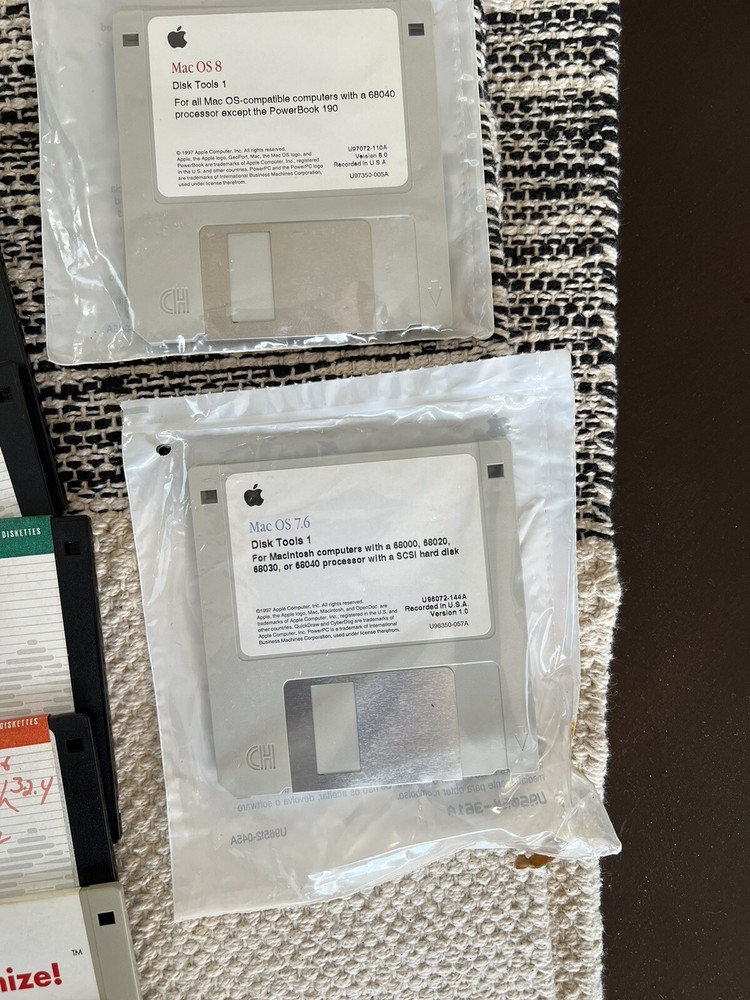 87 Diskettes Floppy Disk Vintage Macintosh Software & Cabinet