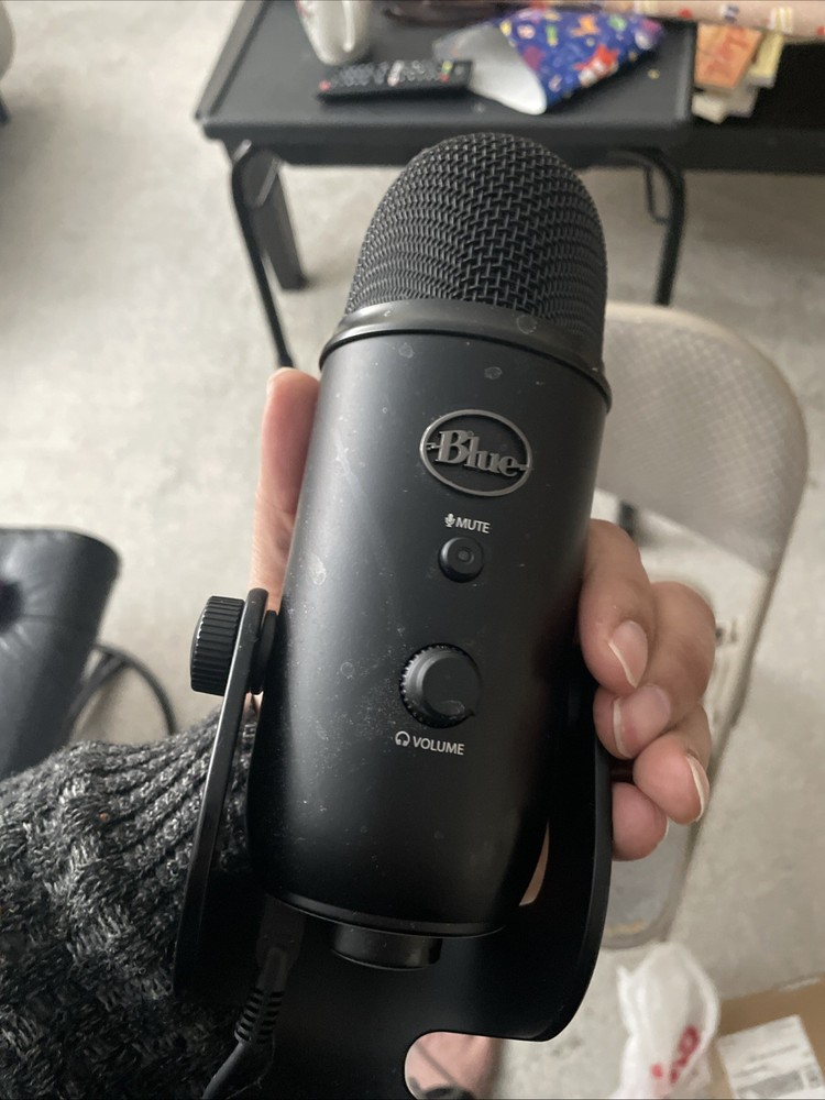 logitech blue yeti usb microphone Used