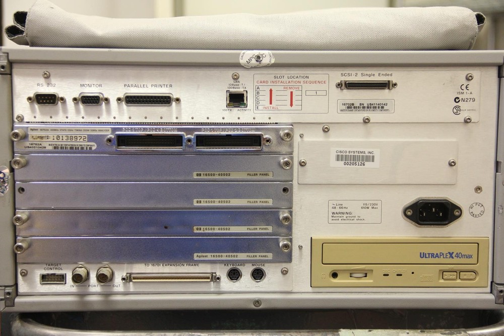 AGILENT 16702B Logic Analyzer Main Frame with 16752A Timing Zoom Analyzer
