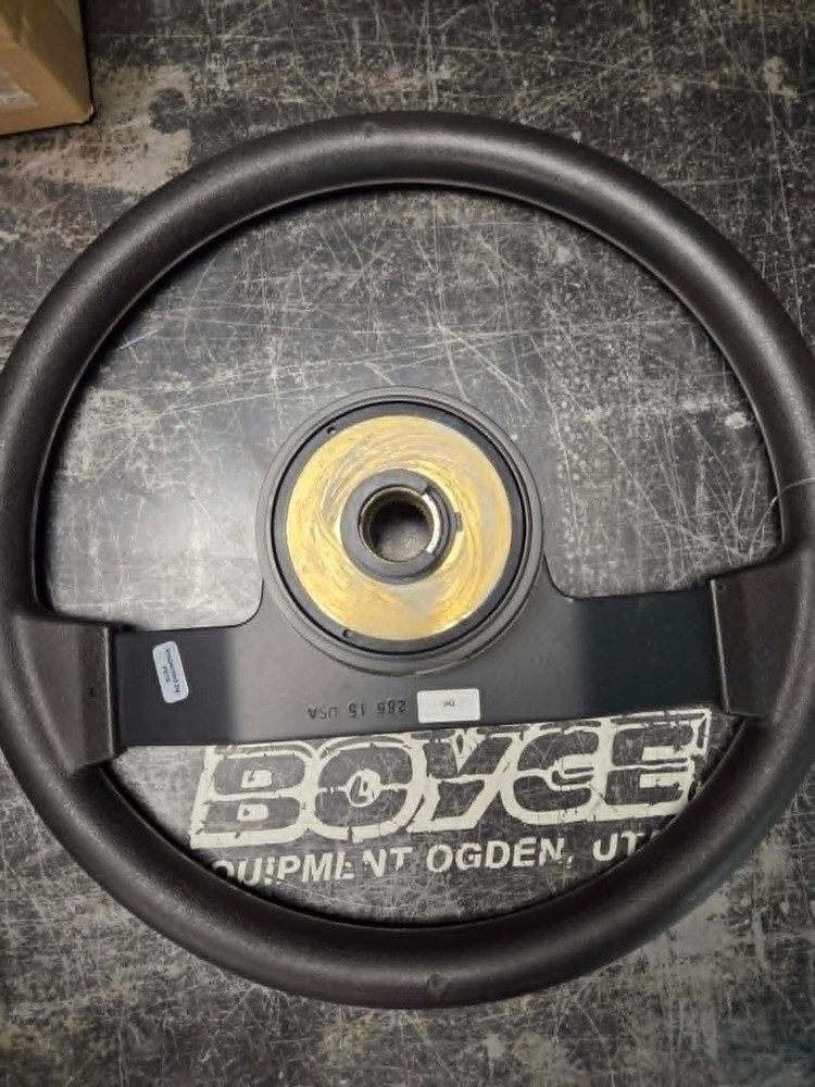 STEERING WHEEL 2530-01-577-2432