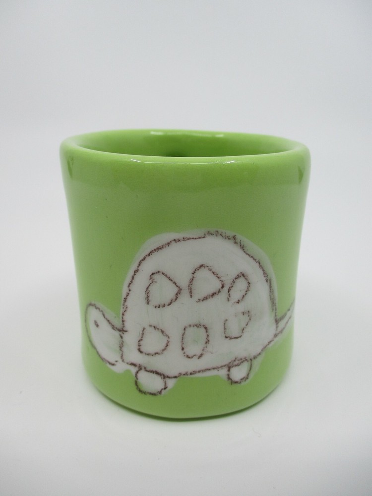 ALEX MARSHALL STUDIOS CHILD SMALL MUG - TURTLE - 2 5/8"  0709I