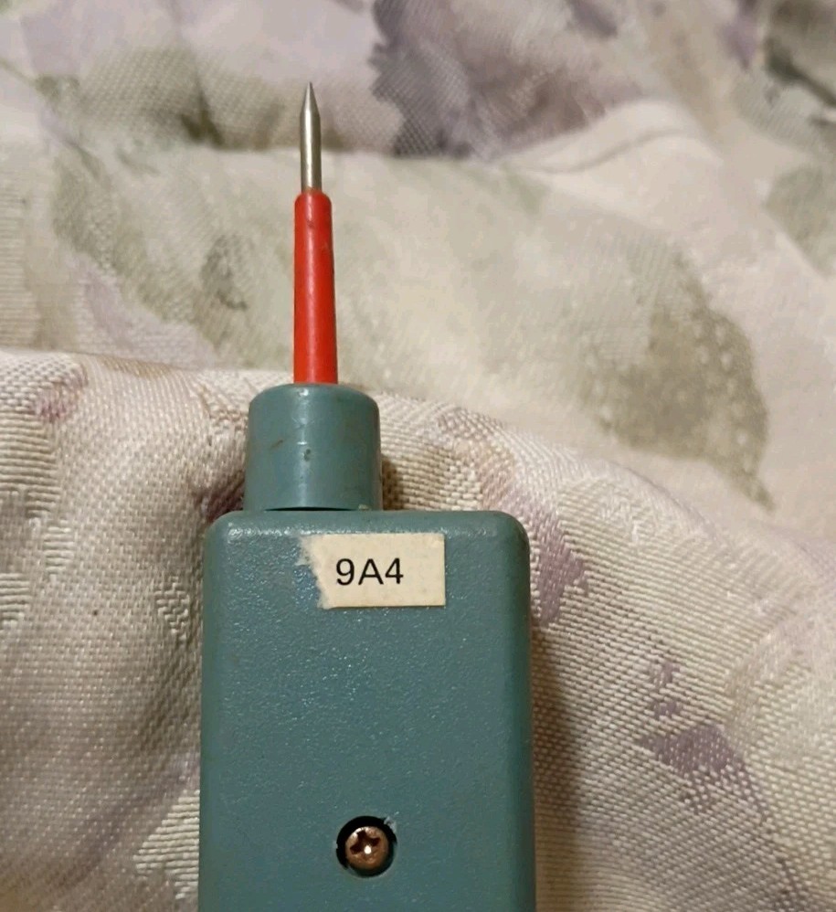 Micronta Digital Logic Probe Radio Shack 22-302.