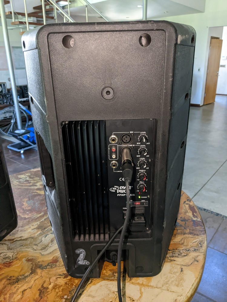 PylePro (PPHP1292A)      Powered 12'' Two-Way Plastic Molded Loudspeaker  