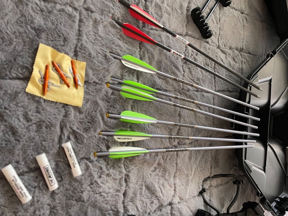 Bear X Intense CD Crossbow & accessories - AC02A2A1185