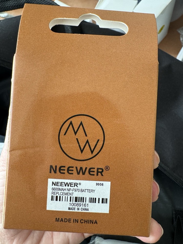 Neewer Photography Lighting Kit with Backdrop