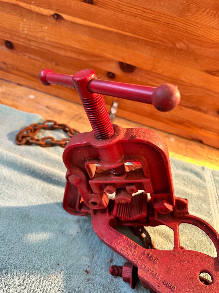Ridgid Post Mount Pipe Vise Bench Tool Elyria OH P-Y-2 1/2"