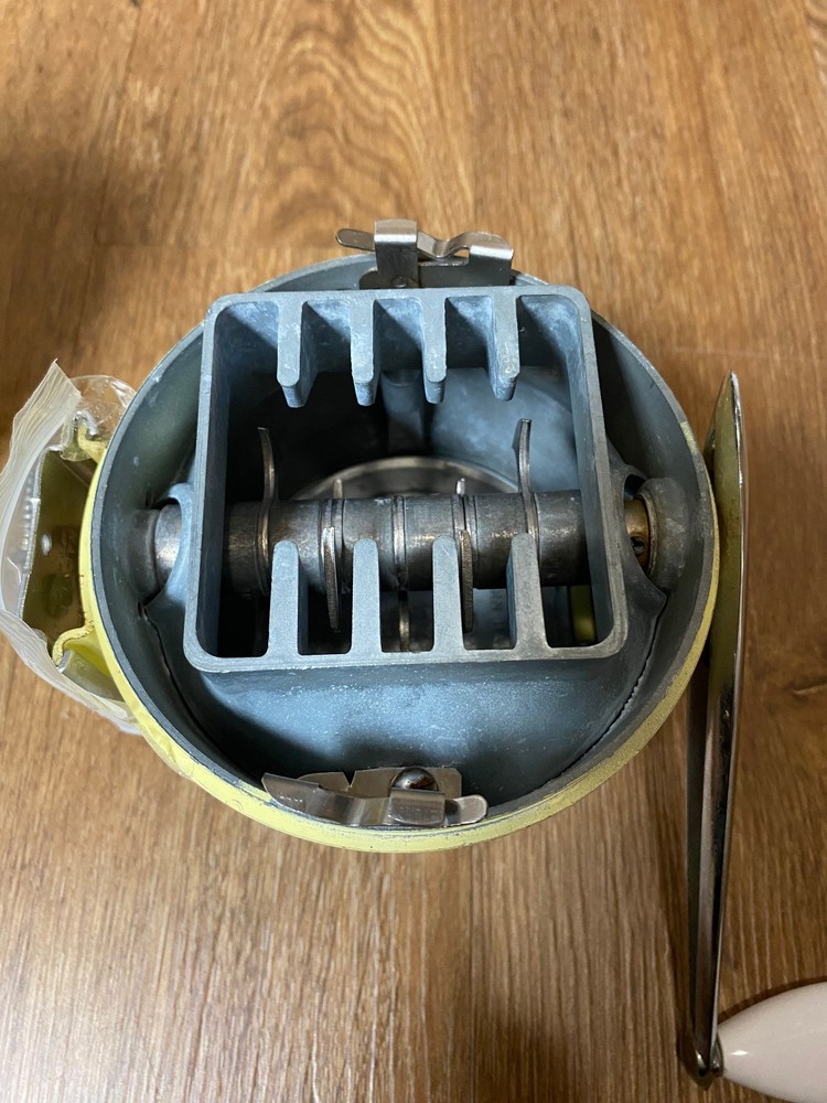 Dazey Retro Ice Crusher Yellow Rocket Iceramic 1950’s