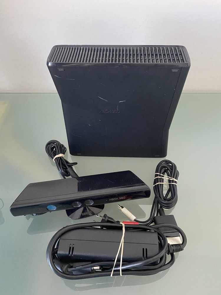 Xbox 360 Arcade Console Black Bundle w/ Kinect & Cables – Tested/Working