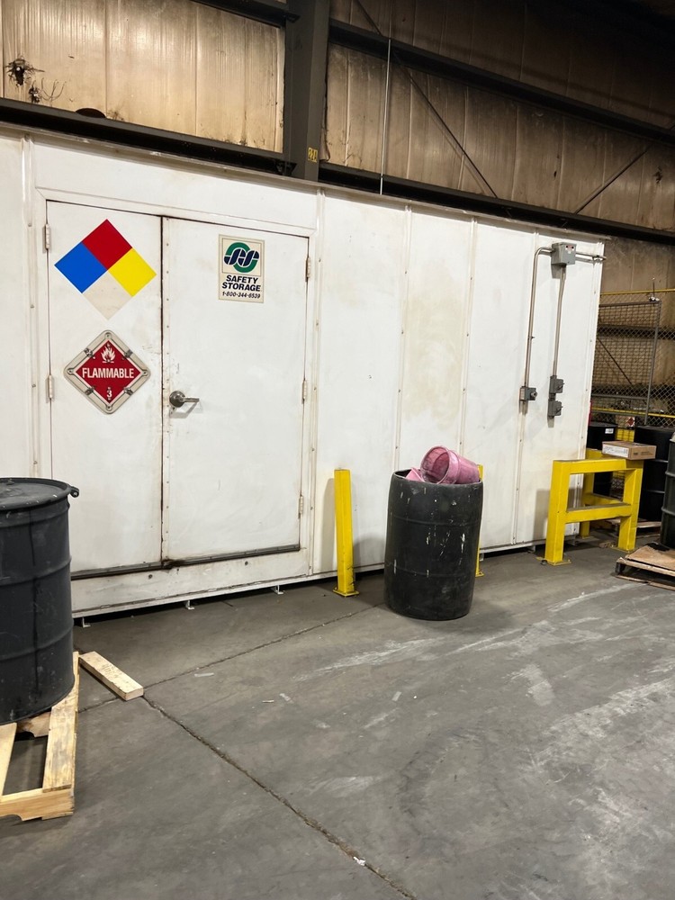 Paint mixing/storage room
