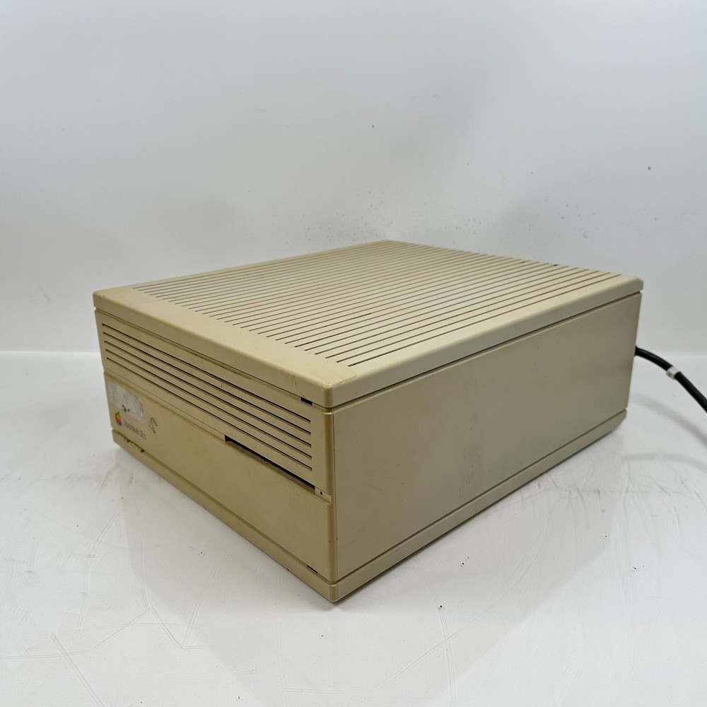 Apple Macintosh IIcx M5650 Personal Computer Vintage