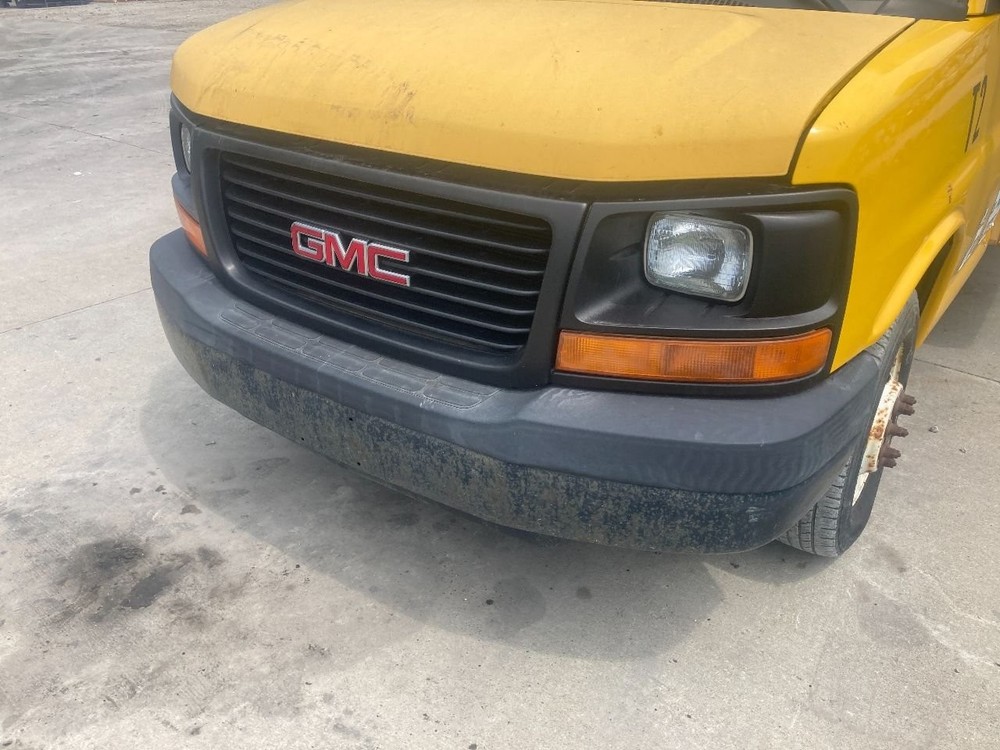 GMC CUBE VAN 1 PIECE POLY Bumper - Used