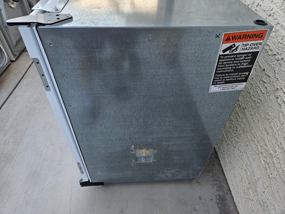 Sub-Zero UC24C - 24 Inch Built-in Undercounter Refrigerator /Freezer Panel Ready