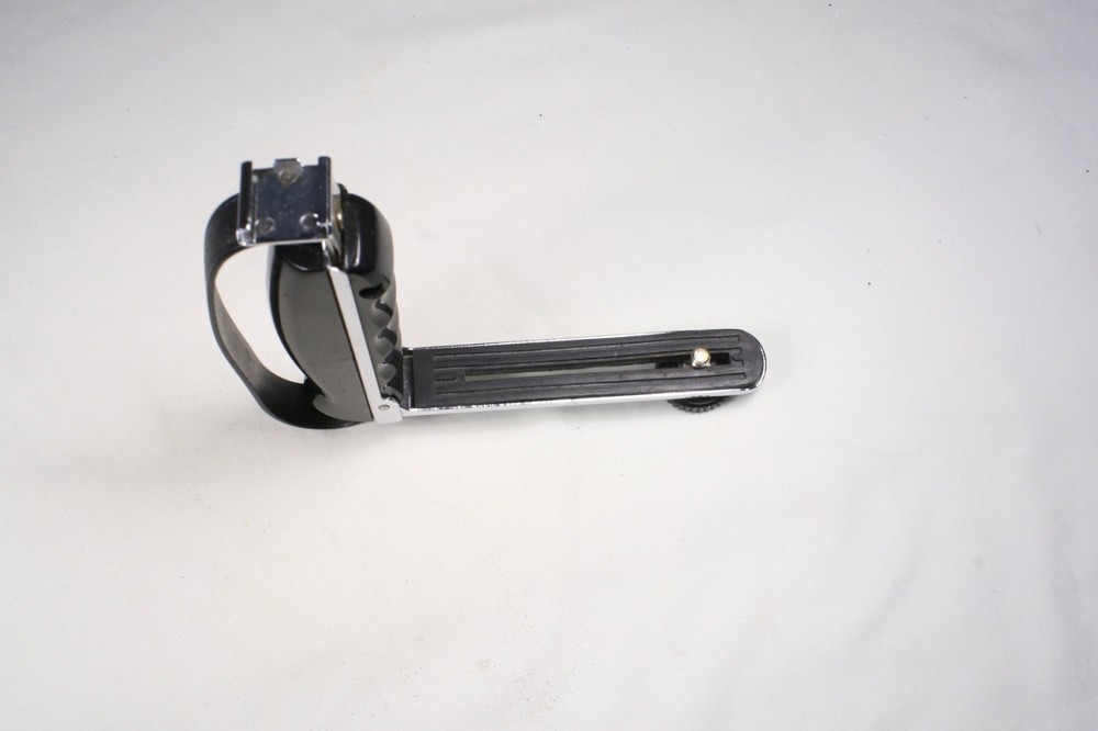 Camera Grip Flash Bracket w/Strap - Style 2