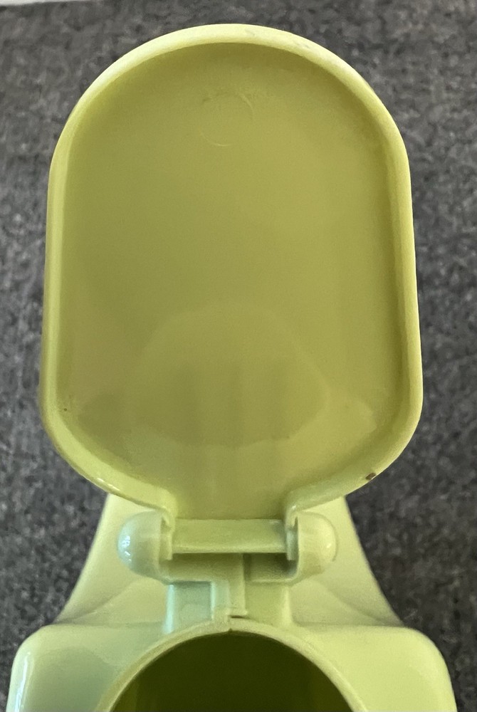 Retro Art Deco Pitcher 1.5 Quart Lime Green Plastic Kitchenware Home Decor
