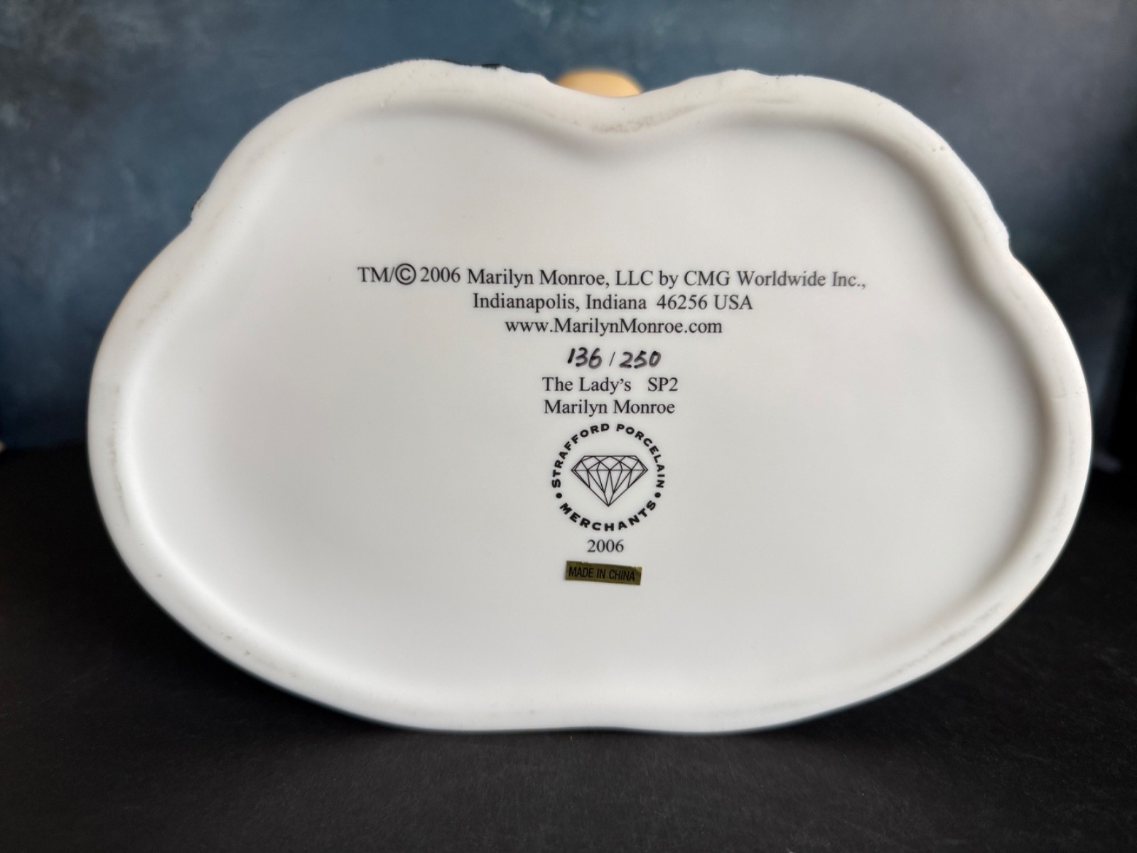 VINTAGE LADY HEAD VASE CONVENTION MARILYN MONROE 10” & VINTAGE NECKLACE/EARRINGS