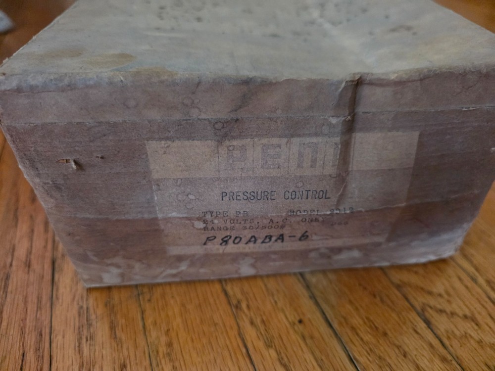 NIB Penn / Johnson Pressure control / Controller P80ABA-6 24VAC