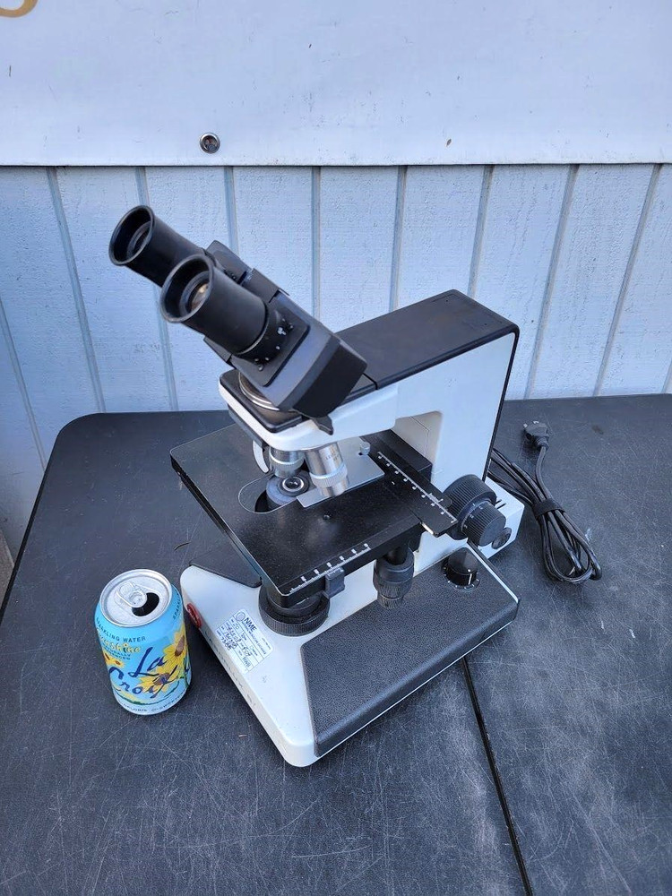 Leitz Laborlux S Microscope, Working