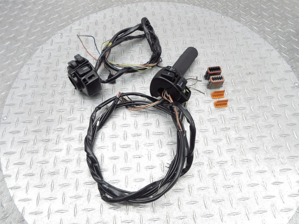 2000 Harley Davidson Road Glide FLTRI Left Right Handle Switch Throttle Control