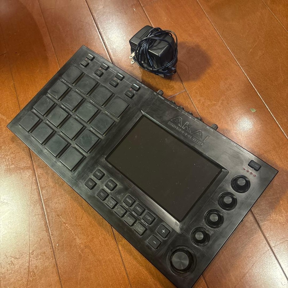 AKAI Professional MPC Touch Beat Maker MIDI Controller Touchscreen USB Tested