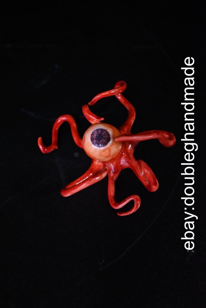 Alien model: Trypanohyncha Ocellus, resin material, fully painted finished piece