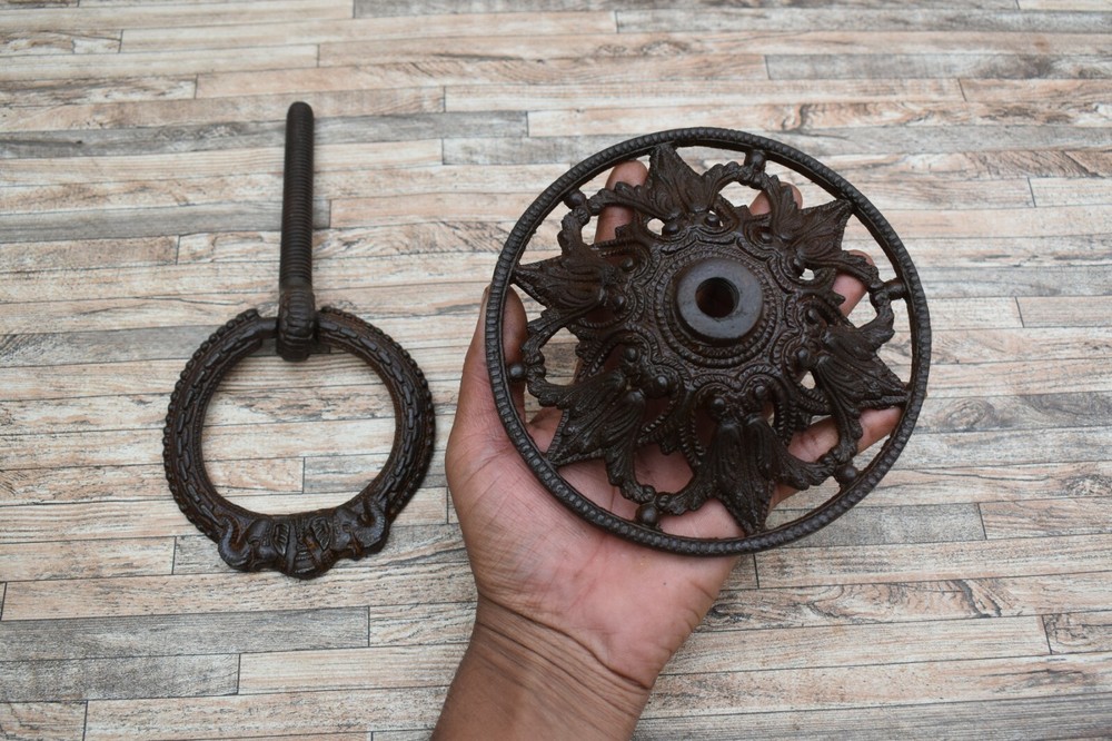 Vtg Victorian Iron Large Main Front Door Gate Farm Barn Knocker Ring Pull Handle