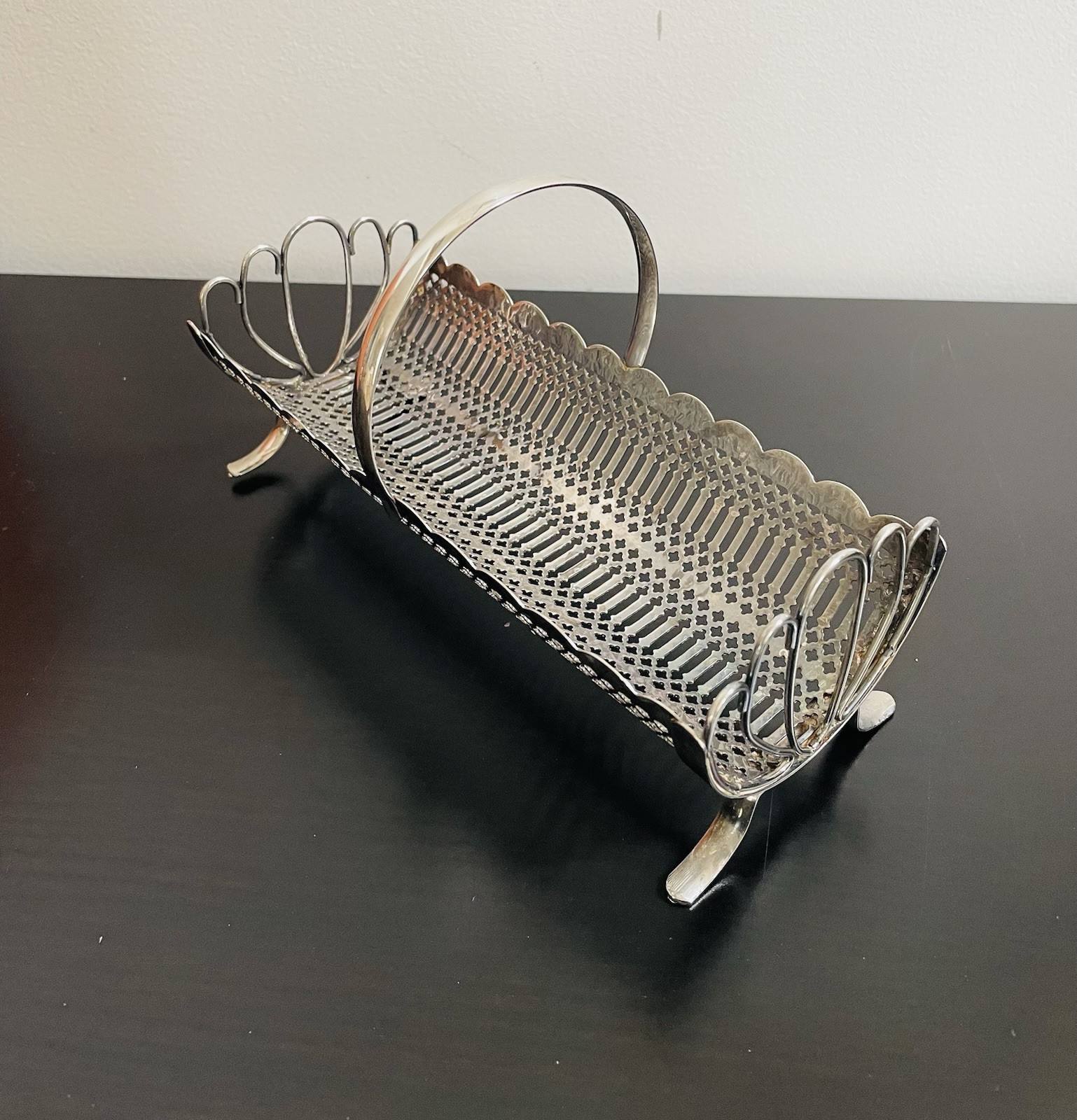 VTG Silver Plated Reticulated Decorative Biscuit, Cracker Caddy