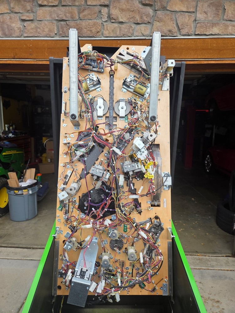 Ghostbusters Limited Edition Pinball Machine ..Nice Condition