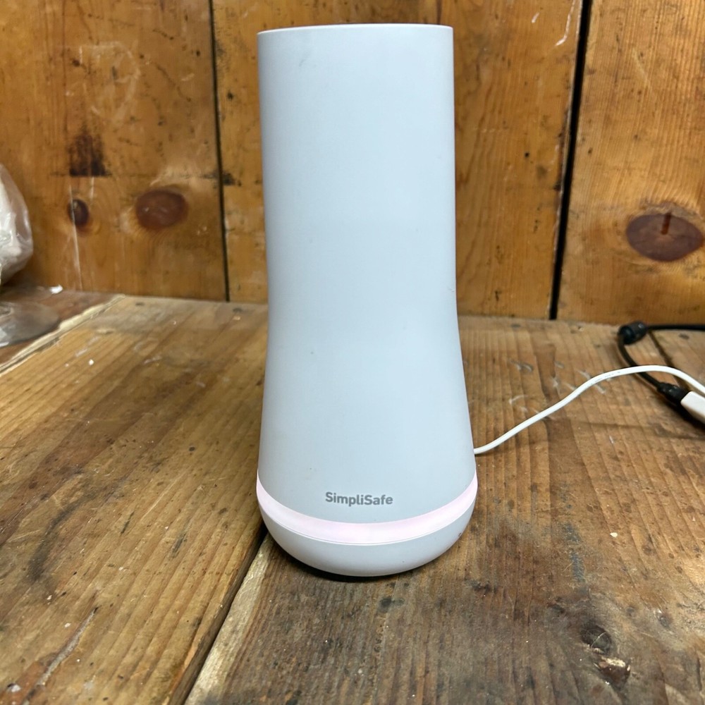 SIMPLISAFE Keypad And Base Station SSBS3 SSKP3 POWERS UP