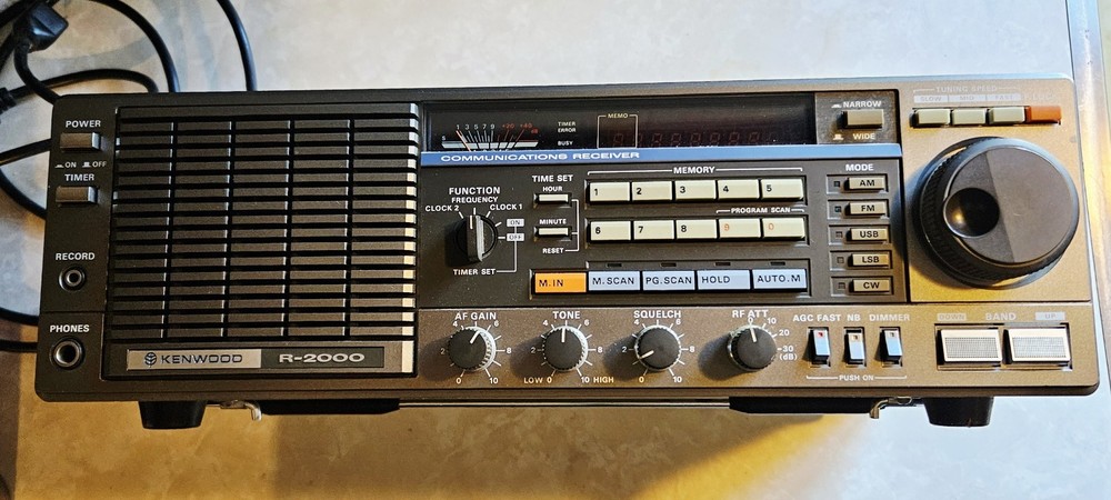 Kenwood R-2000 Receiver