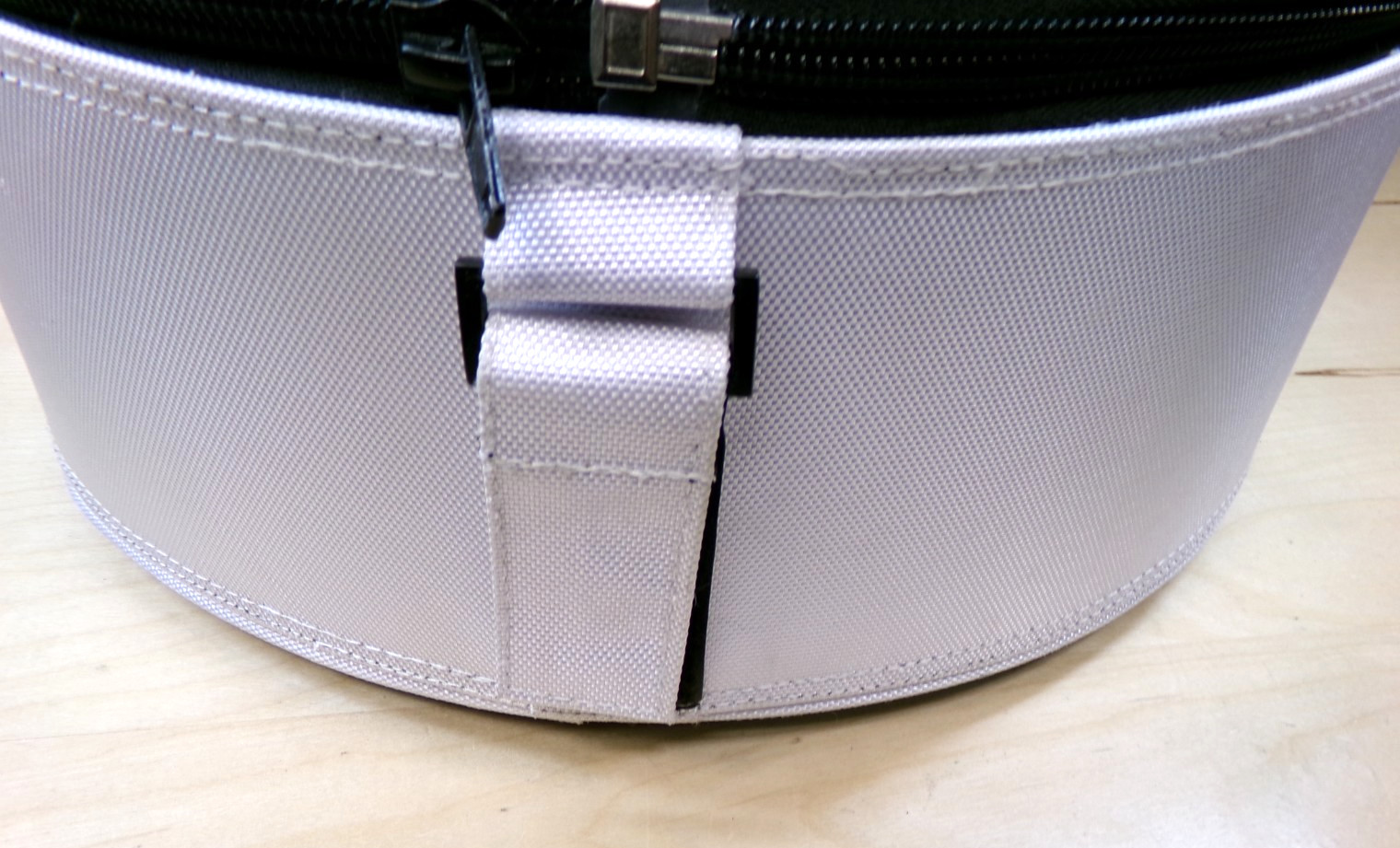 Sleepy Pod Mobile Pet Carrier Bed White Shoulder Strap Pets Up to 15 lb READ