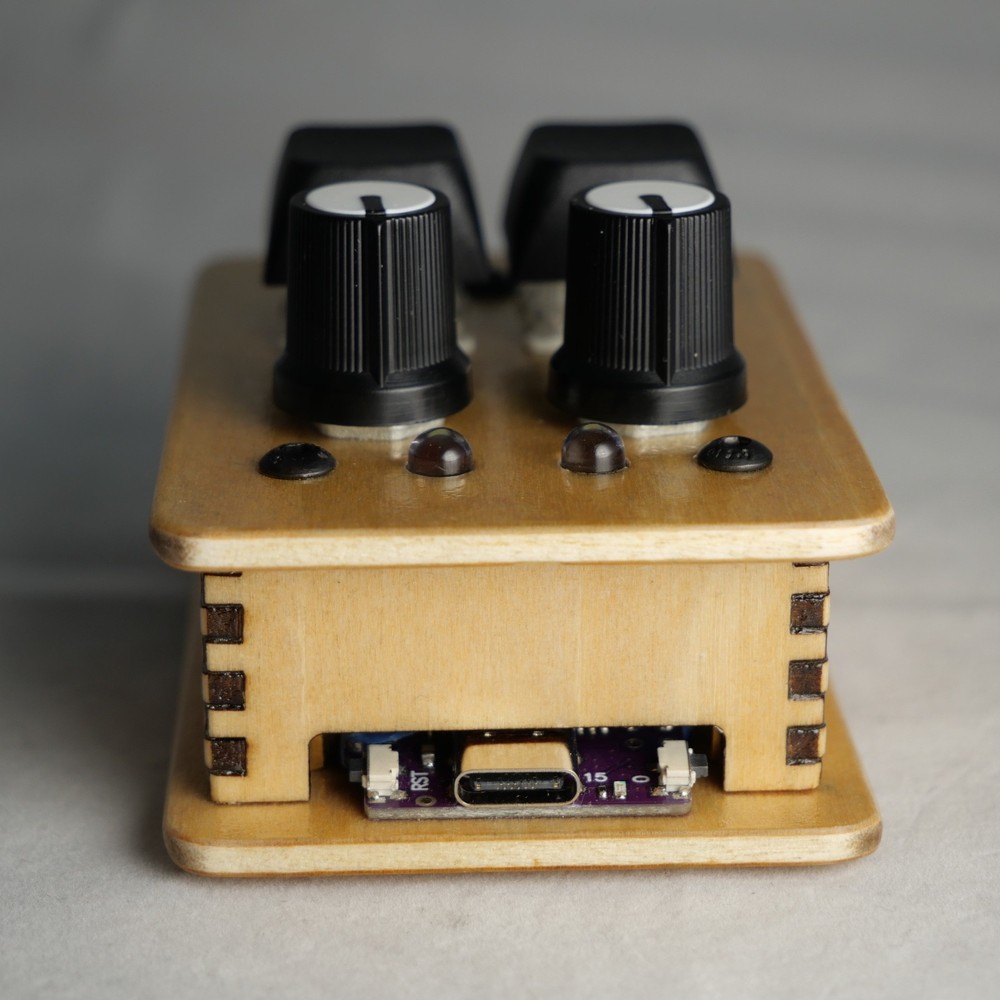 madMidiMiniClassicPlus Midi Controller 2 buttons, 2 potentiometers, 2 LEDs