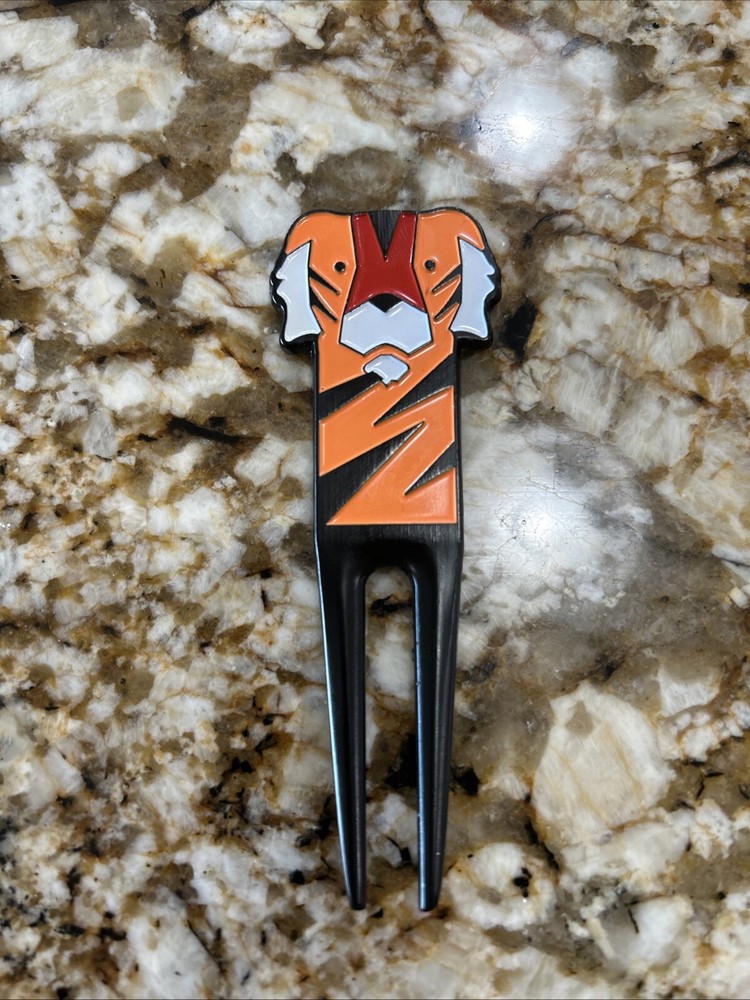 Tiger Woods Divot Tool!! Rare!!