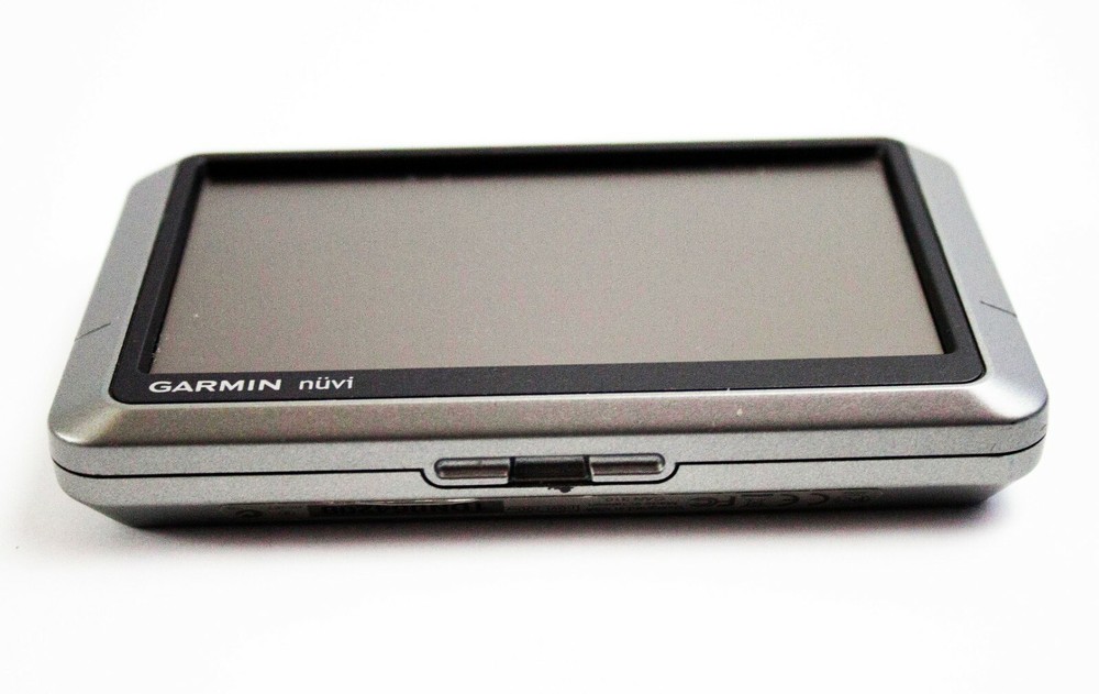 Garmin nuvi 200W 4.3” Portable GPS Navigator Touch Screen Bundle