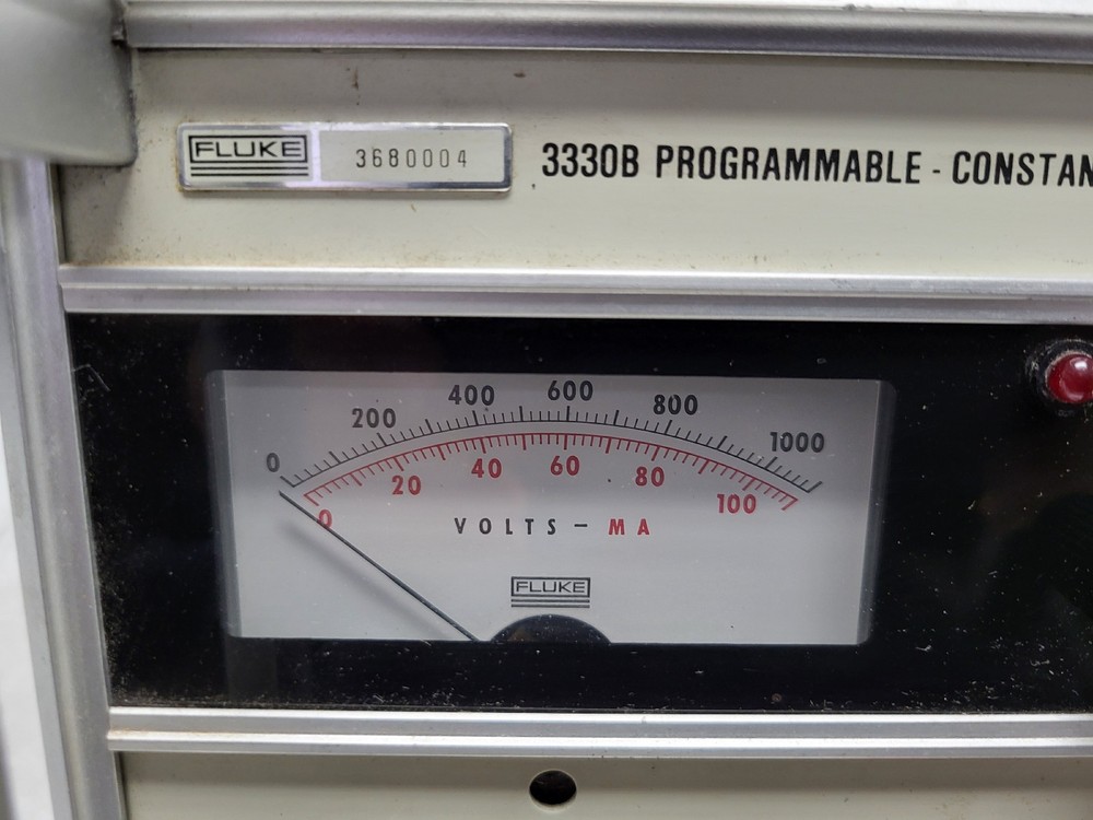 Fluke 3330B Constant Current Voltage Calibrator Parts (Powers On)