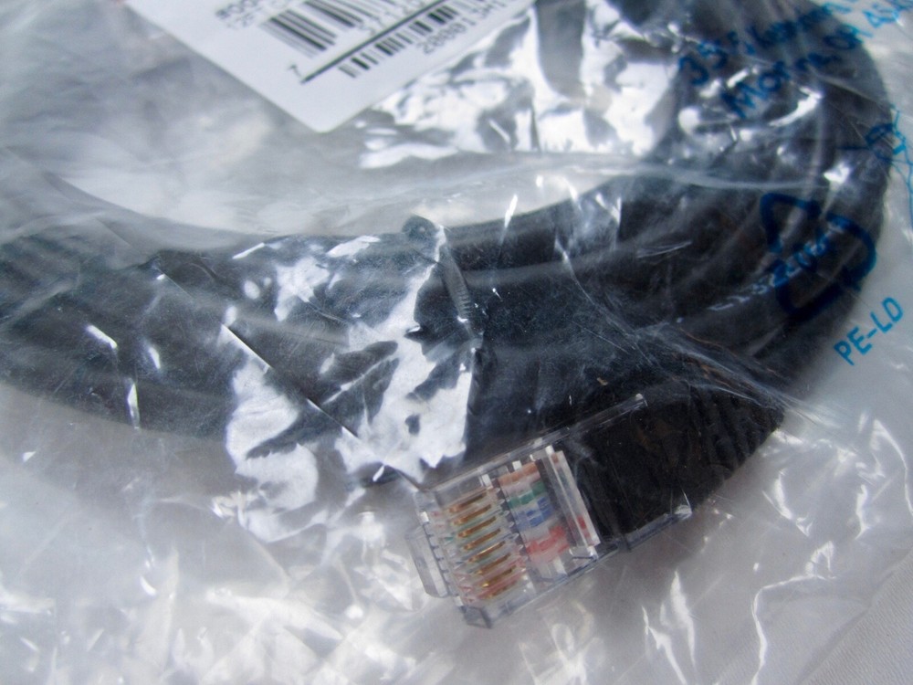 NEW! C2G 00406 12ft Cat5e Snagless Unshielded (UTP) Network Patch Ethernet Cable