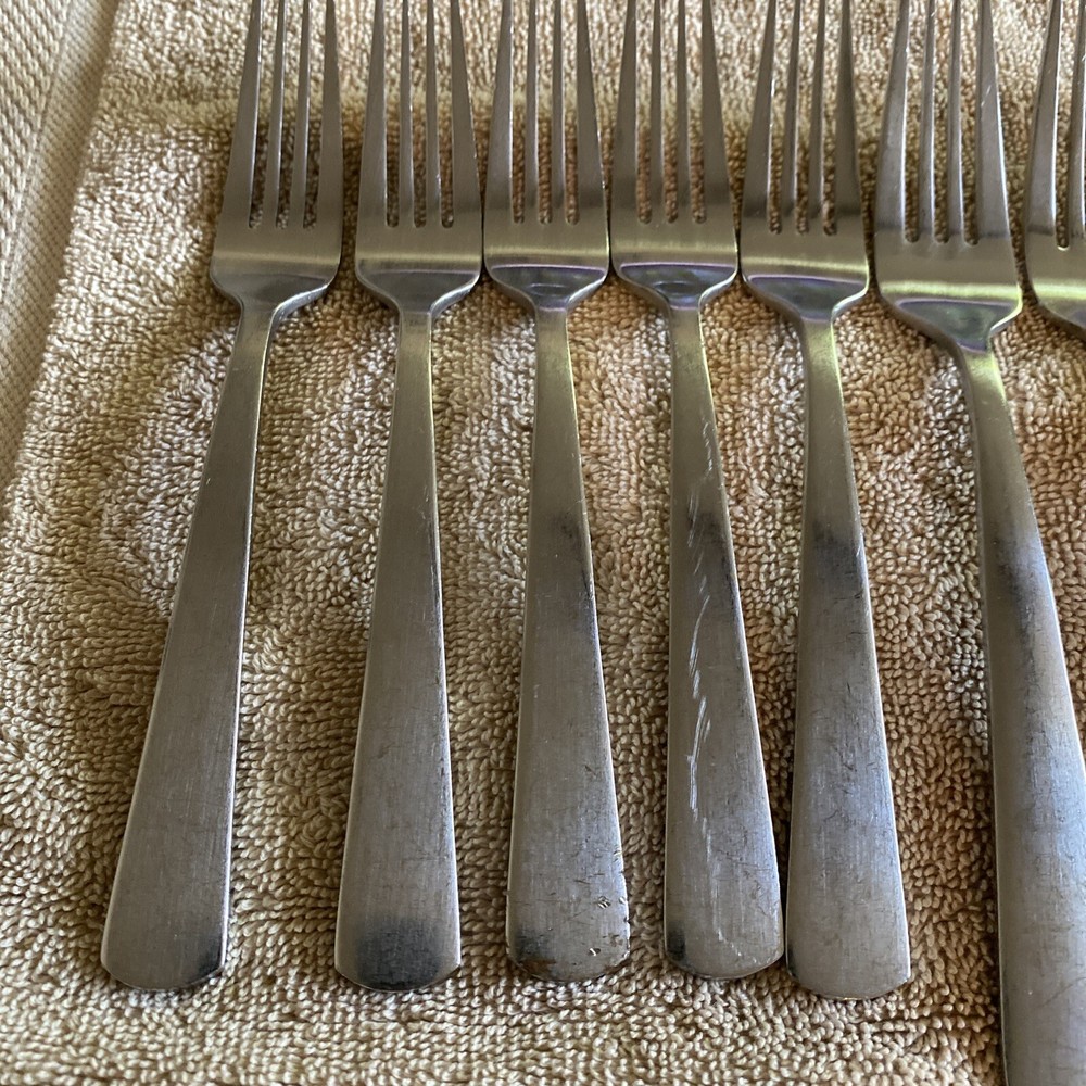 Oneida Samson? 24 Piece Everyday Flatware Set, Stainless. Assorted