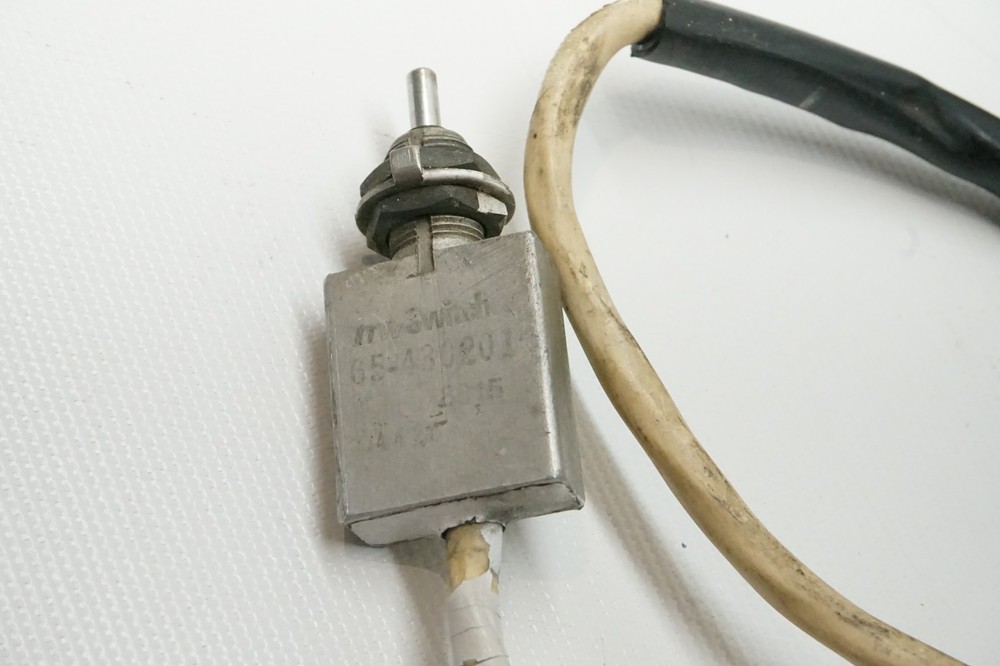 Piper LH MG Flight Time Switch, P/N: 87545-006