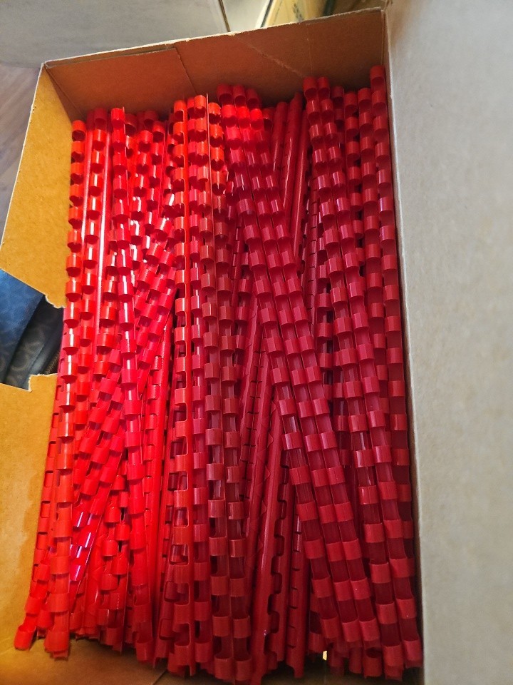 19 Ring Binding Comb Red 1/4" 130 Count