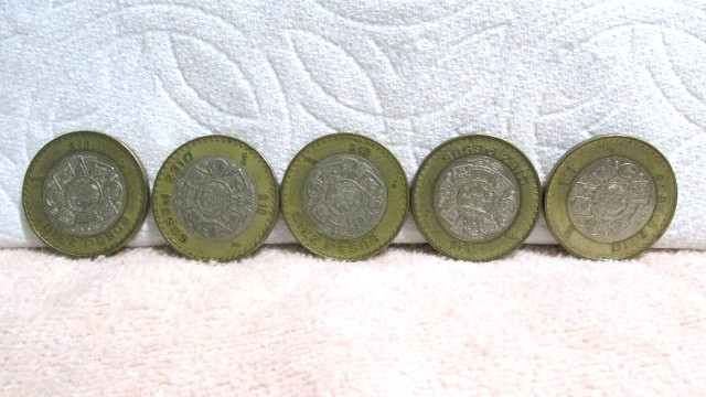 Qty 32 Assorted Mexican Coin Lot