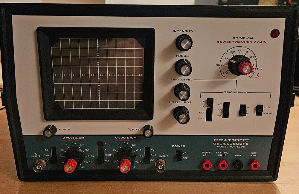 Heathkit IO-4205 Dual Trace Oscilloscope – Tested Working, Both Channels, Bright