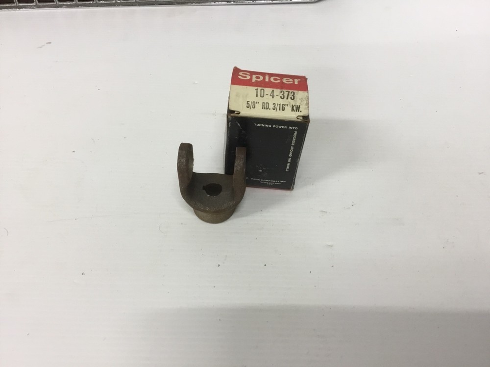 Spicer 10-4-373 PTO End Yoke