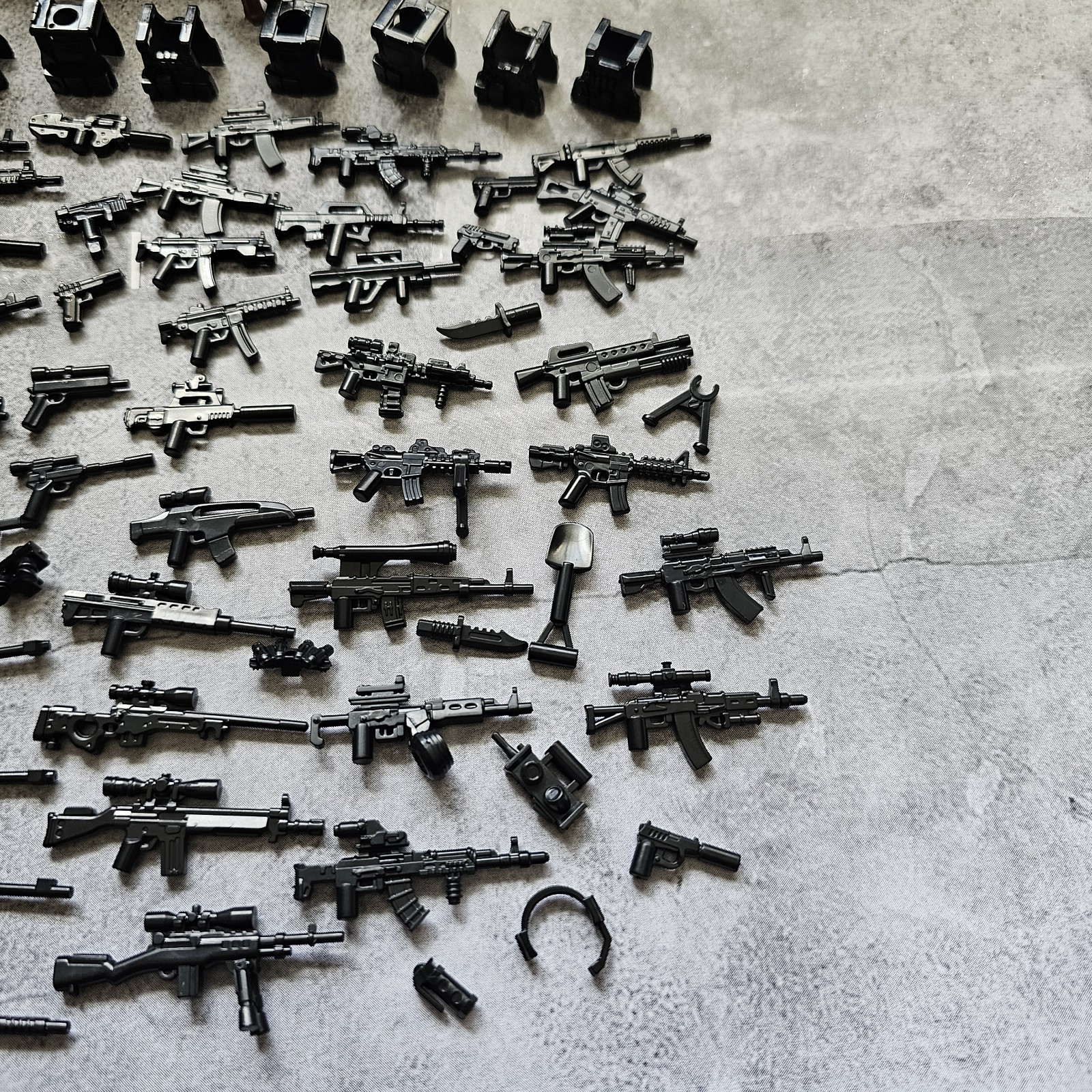 Multipack Soldier Weapons Accessories Gun Armor Helmet Lot for Minifigures BX01