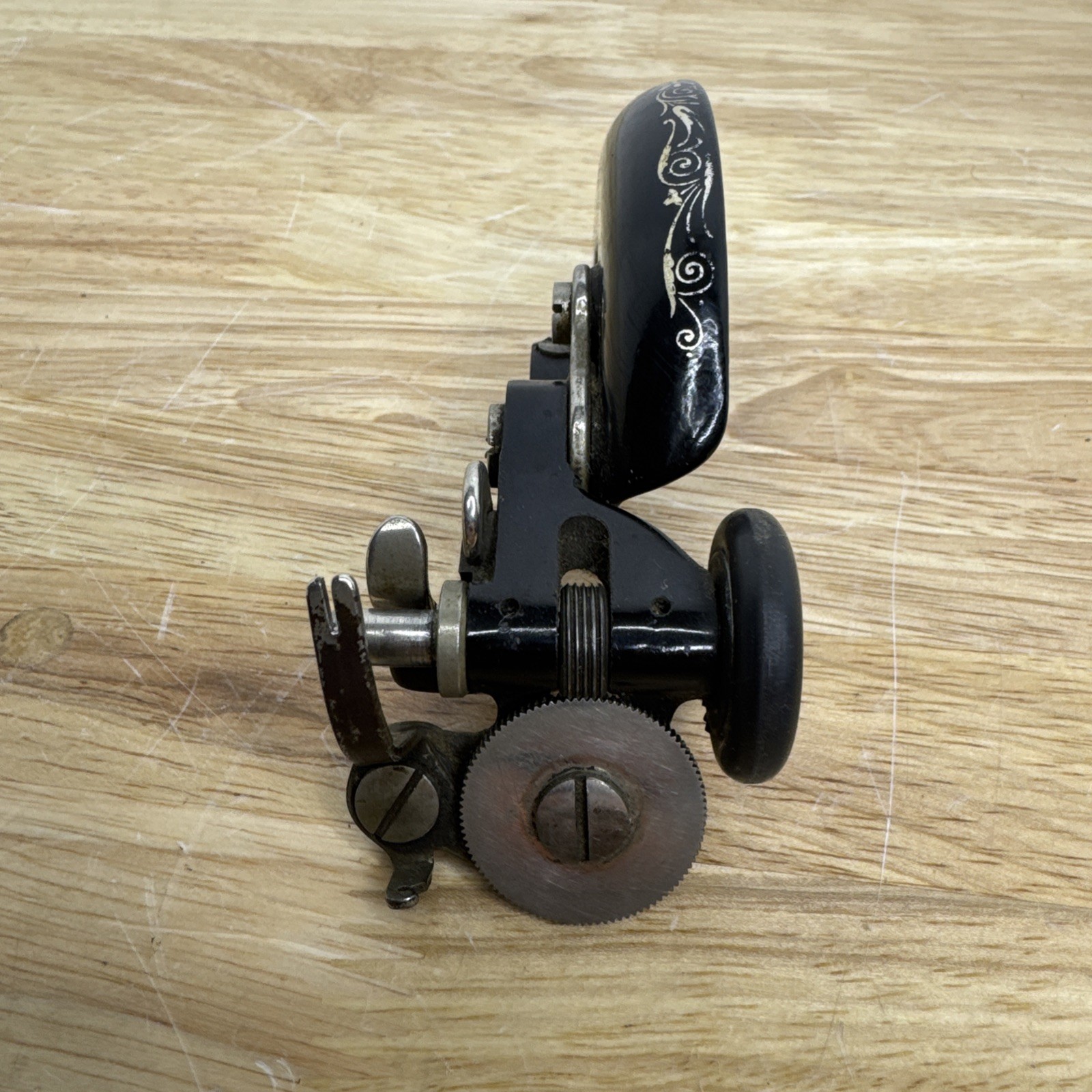 0RIGINAL Singer Sewing Machine 99 66 Bobbin Winder Assembly & Belt Guard