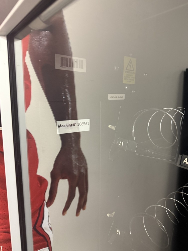 snack vending machine with card reader