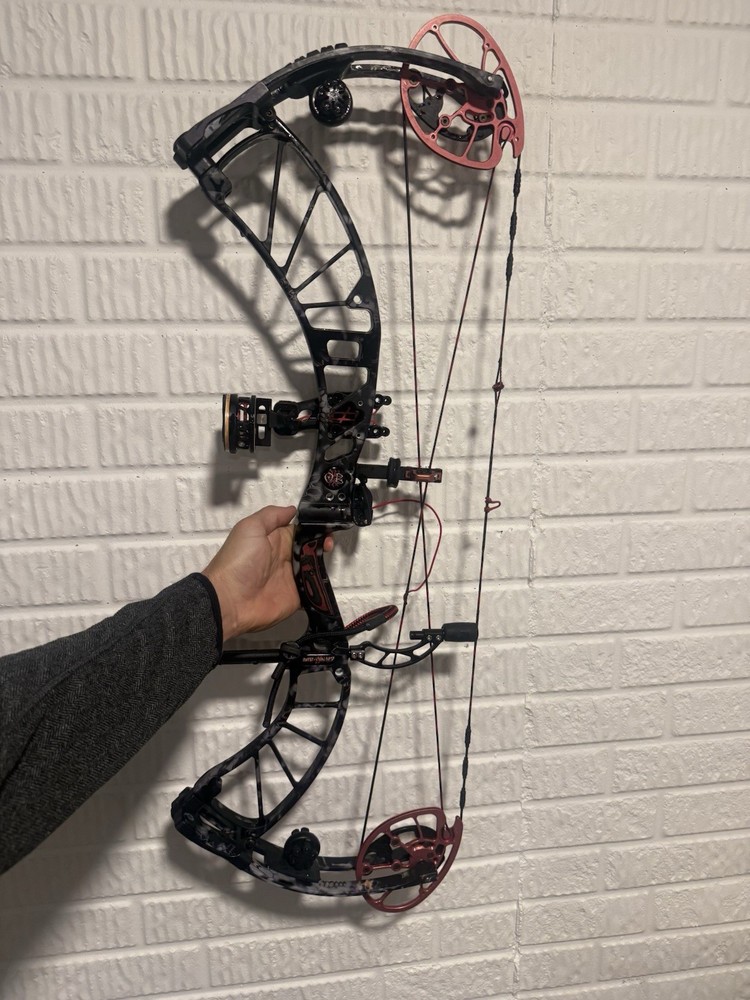 Obsession Bows M7 DEFCON