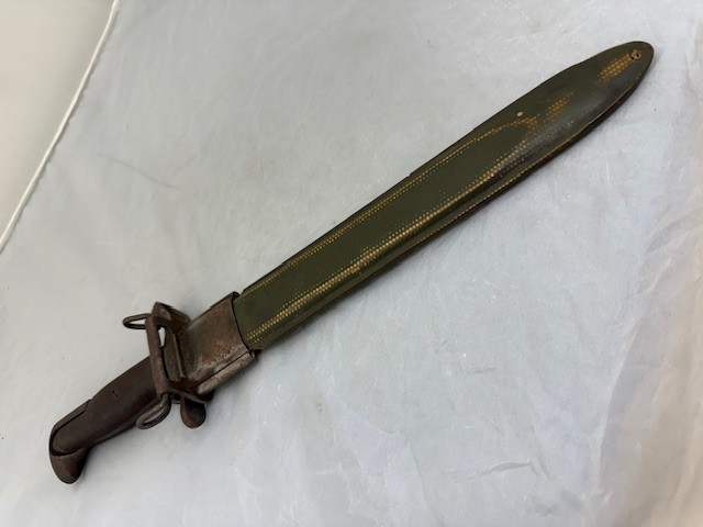 WW2 Original AFH U.S. Flaming Bomb 1943 M1 GARAND 10” BAYONET and SCABBARD