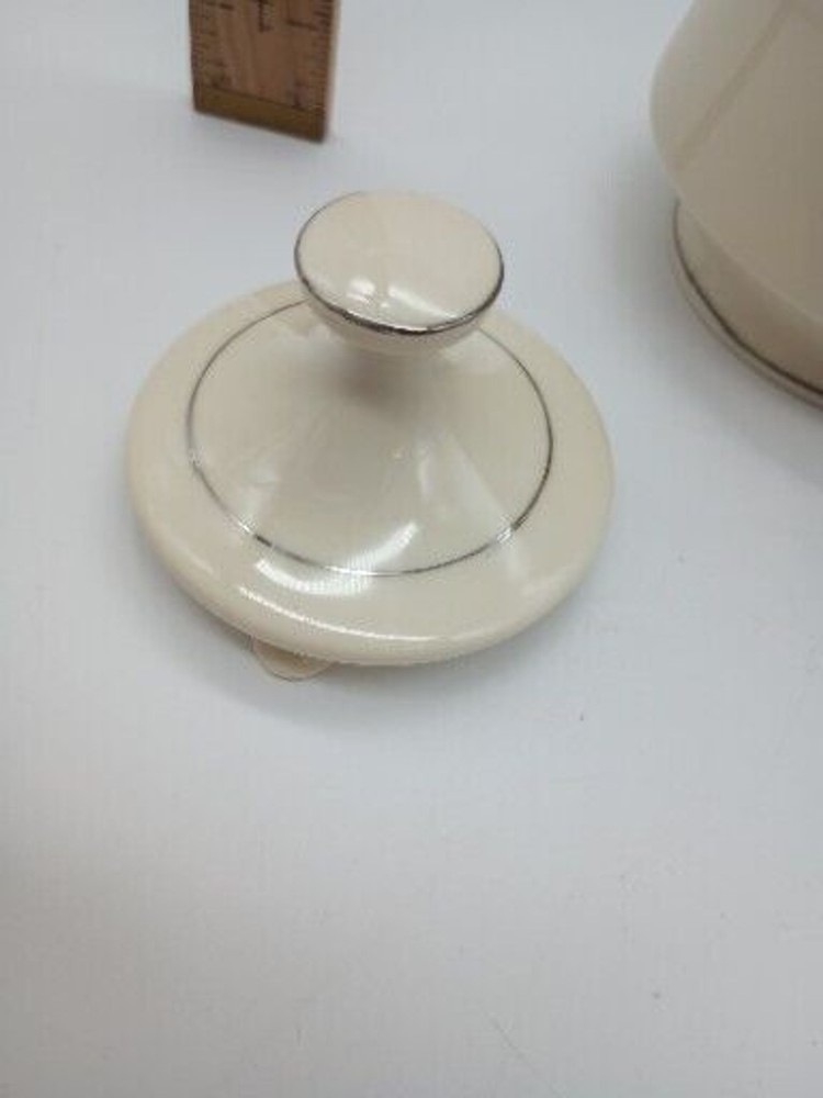 Budlet Teapot Ivory Fine China Leaf Vine Pattern
