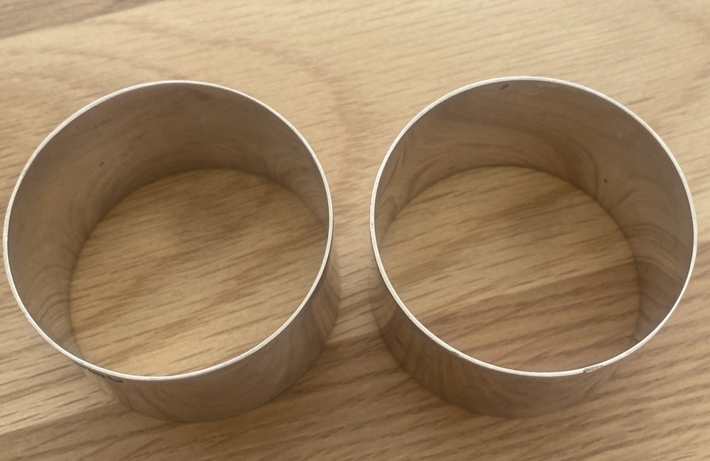 Solid Silver Napkin Rings Pair Original Box Goldsmiths & Silversmiths Co Ltd